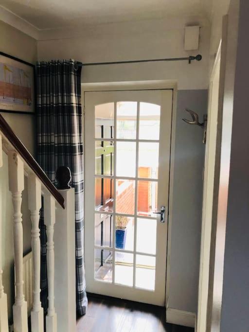 Cosy Two Bed Terraced House 7Min Drive From City Belfast Esterno foto