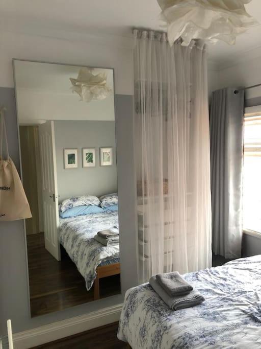 Cosy Two Bed Terraced House 7Min Drive From City Belfast Esterno foto