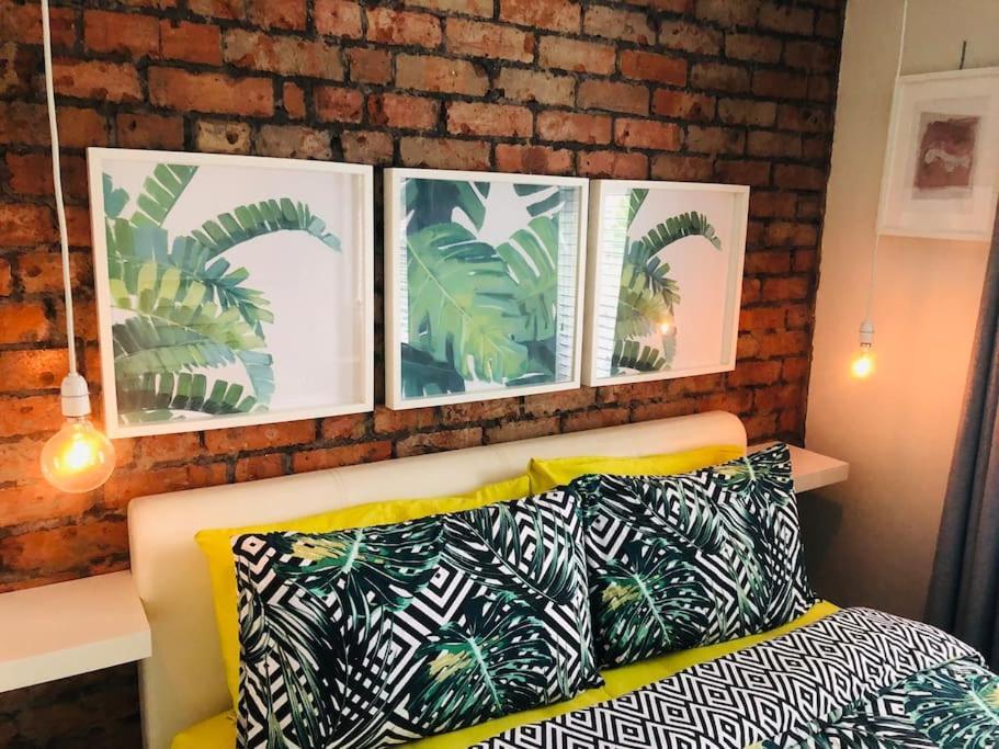 Cosy Two Bed Terraced House 7Min Drive From City Belfast Esterno foto