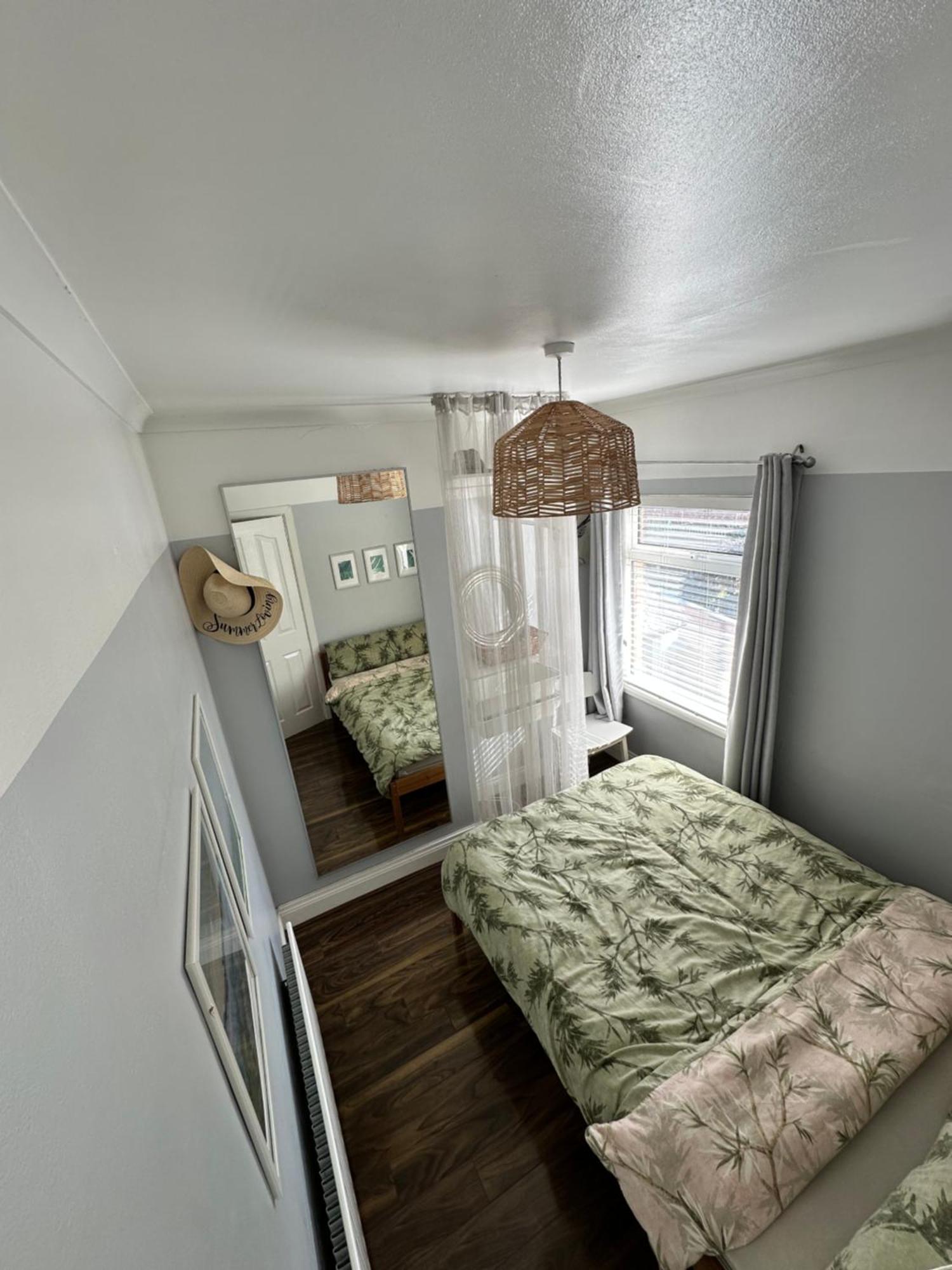Cosy Two Bed Terraced House 7Min Drive From City Belfast Esterno foto